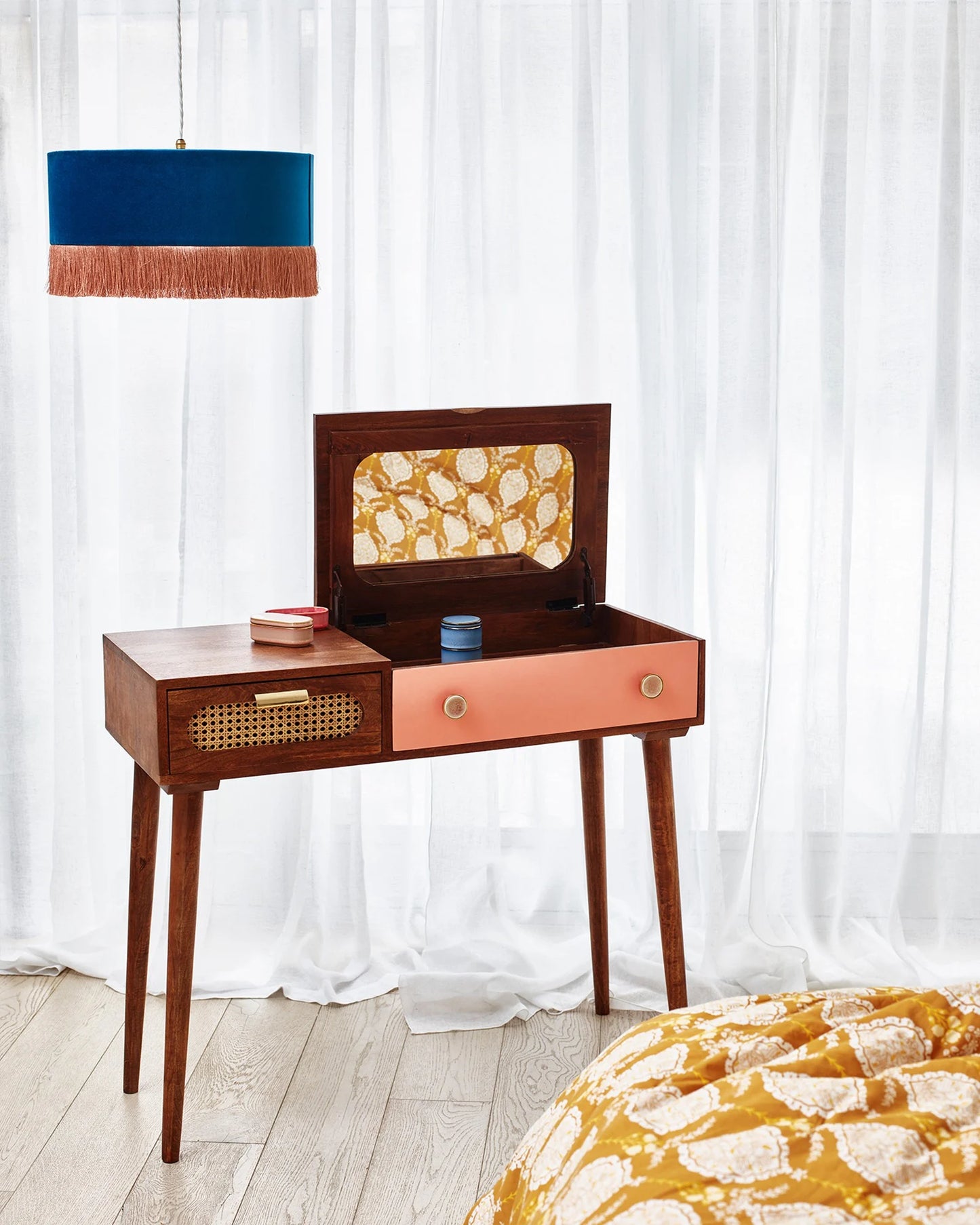 Maria Study Table