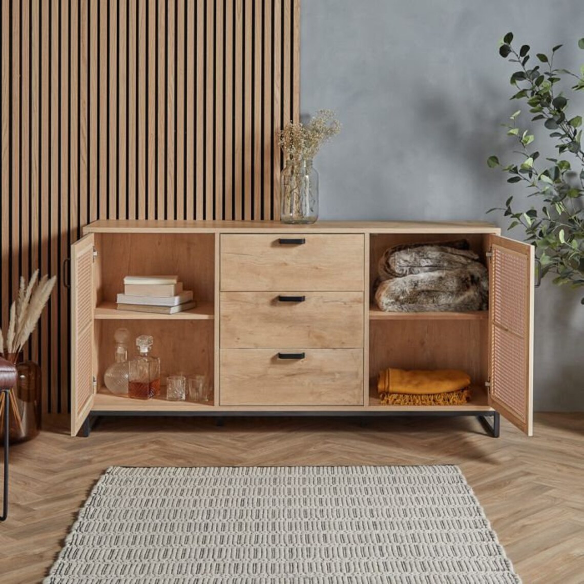 Maria Side Board