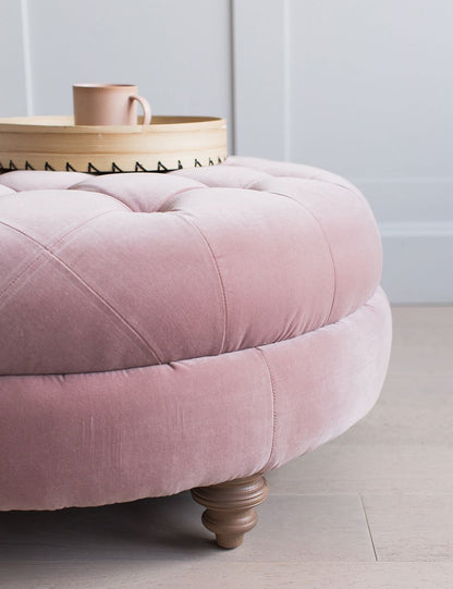 Amora Pouffe